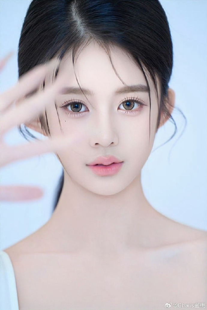 奇怪的她